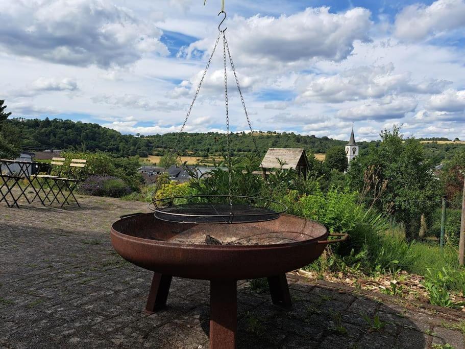 Haus Mit Idyllischem Seeblick Schalkenmehren Luaran gambar