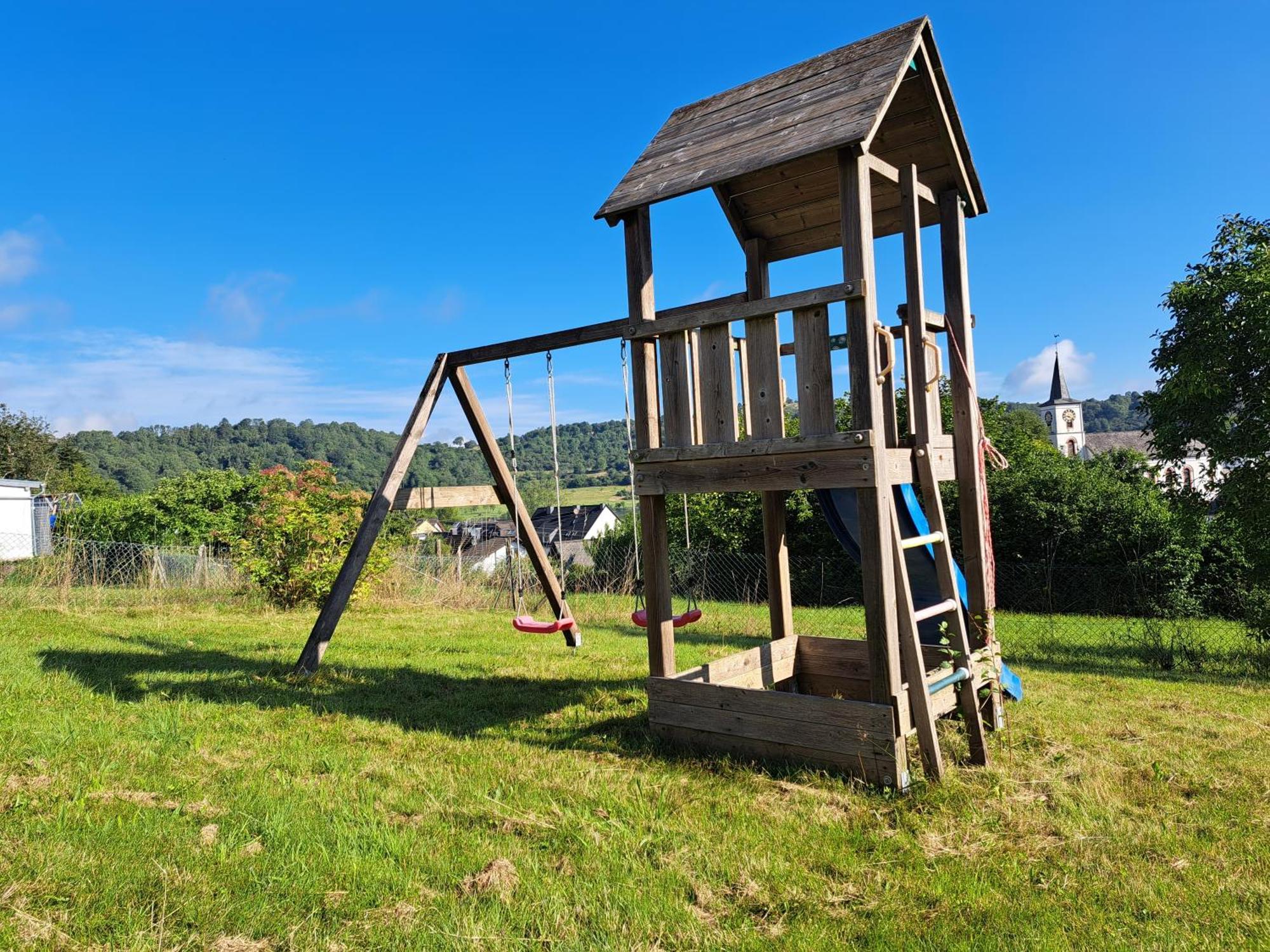 Haus Mit Idyllischem Seeblick Schalkenmehren Luaran gambar